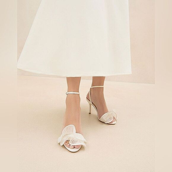 Loeffler Randall - Picture 1 of 9